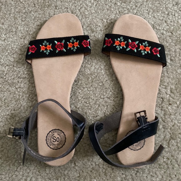 SO Shoes - Floral sandals